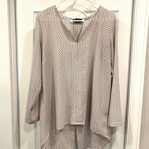 Jones New York Cream and Black Patterned Tunic